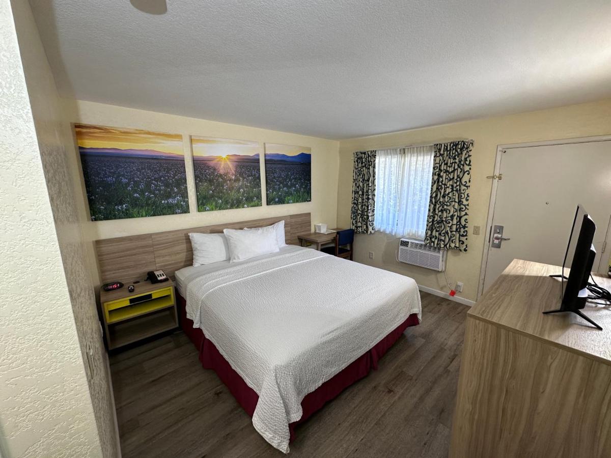 | Days Inn by Wyndham San Marcos
