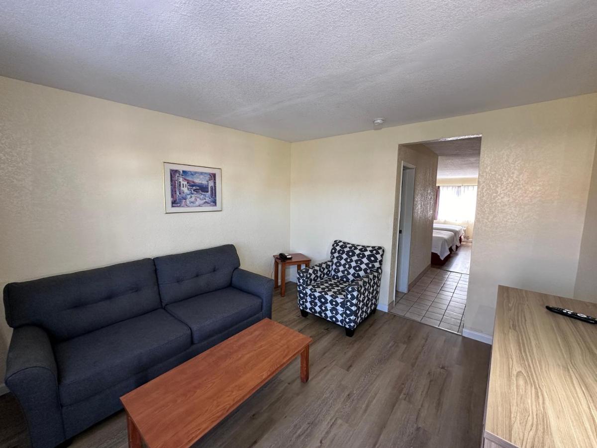| Days Inn by Wyndham San Marcos