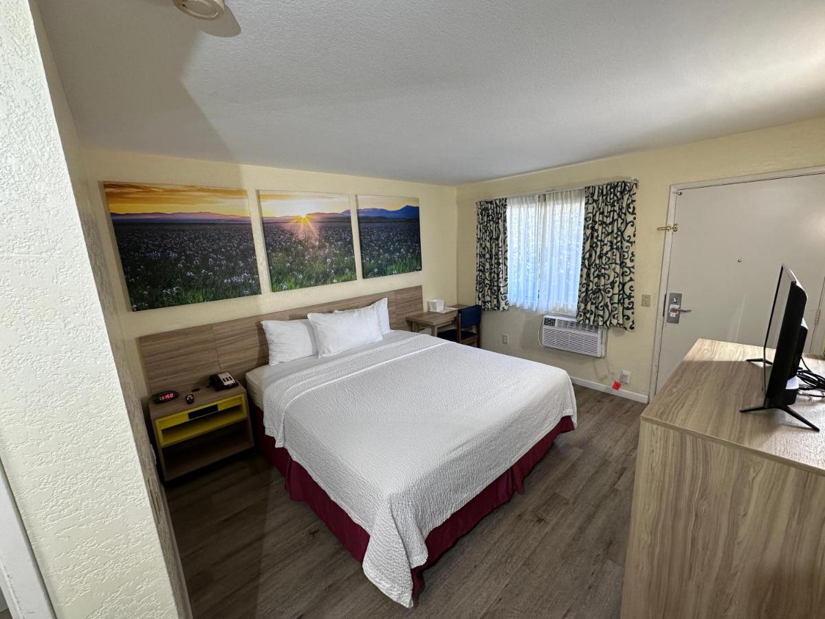| Days Inn by Wyndham San Marcos