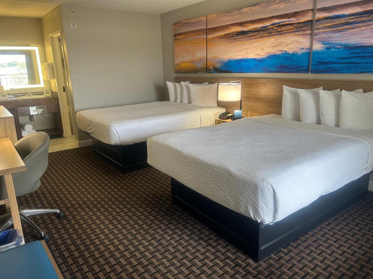 Deluxe Business Queen Room with Two Queen Beds - Non-Smoking at Days Inn by Wyndham Port Charlotte/Punta Gorda