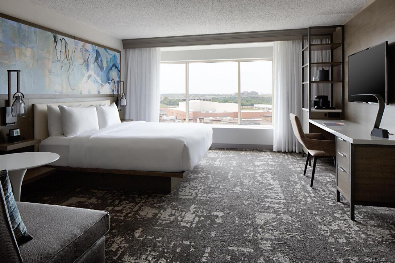 King Room at Marriott Dallas Las Colinas