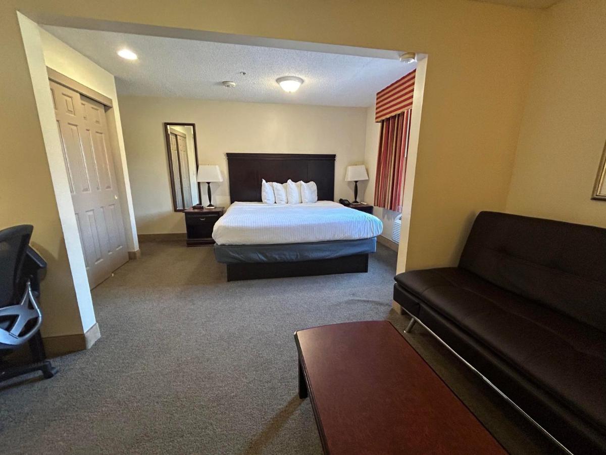 | Ashley Quarters Hotel