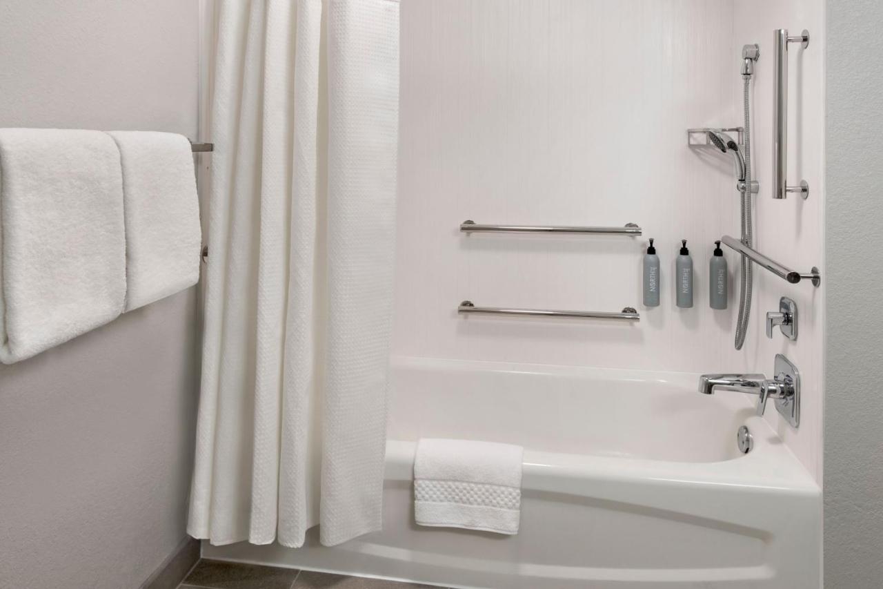 | Courtyard by Marriott Philadelphia Plymouth Meeting