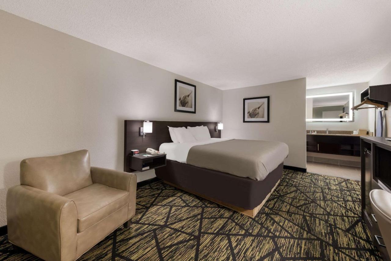 King Room - Non-Smoking at Quality Inn Orange Park Jacksonville