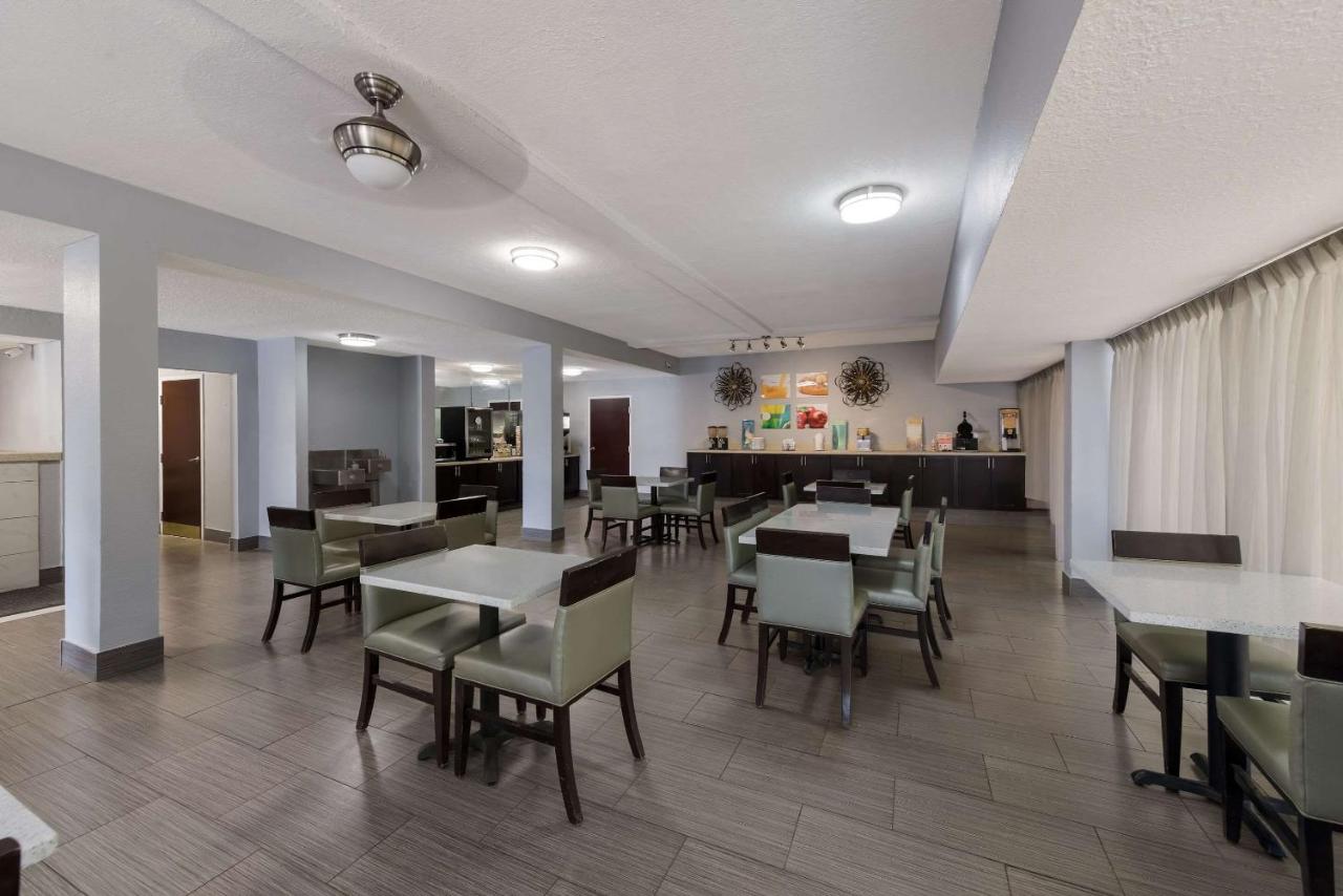 Double Room with Roll-In Shower - Accessible/Non-Smoking at Quality Inn Orange Park Jacksonville