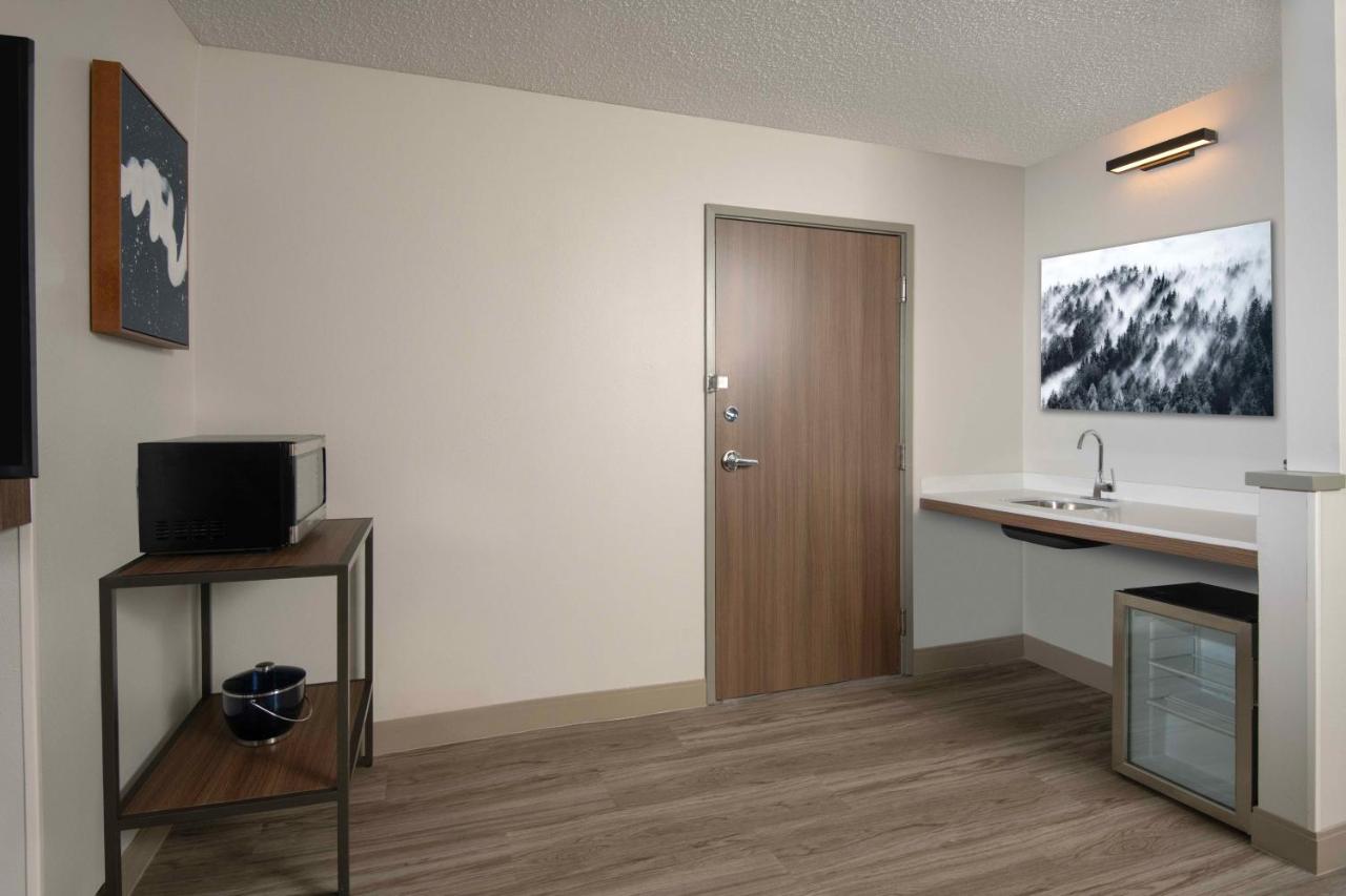 King Room - Disability Access at Hyatt Place Denver South/Park Meadows