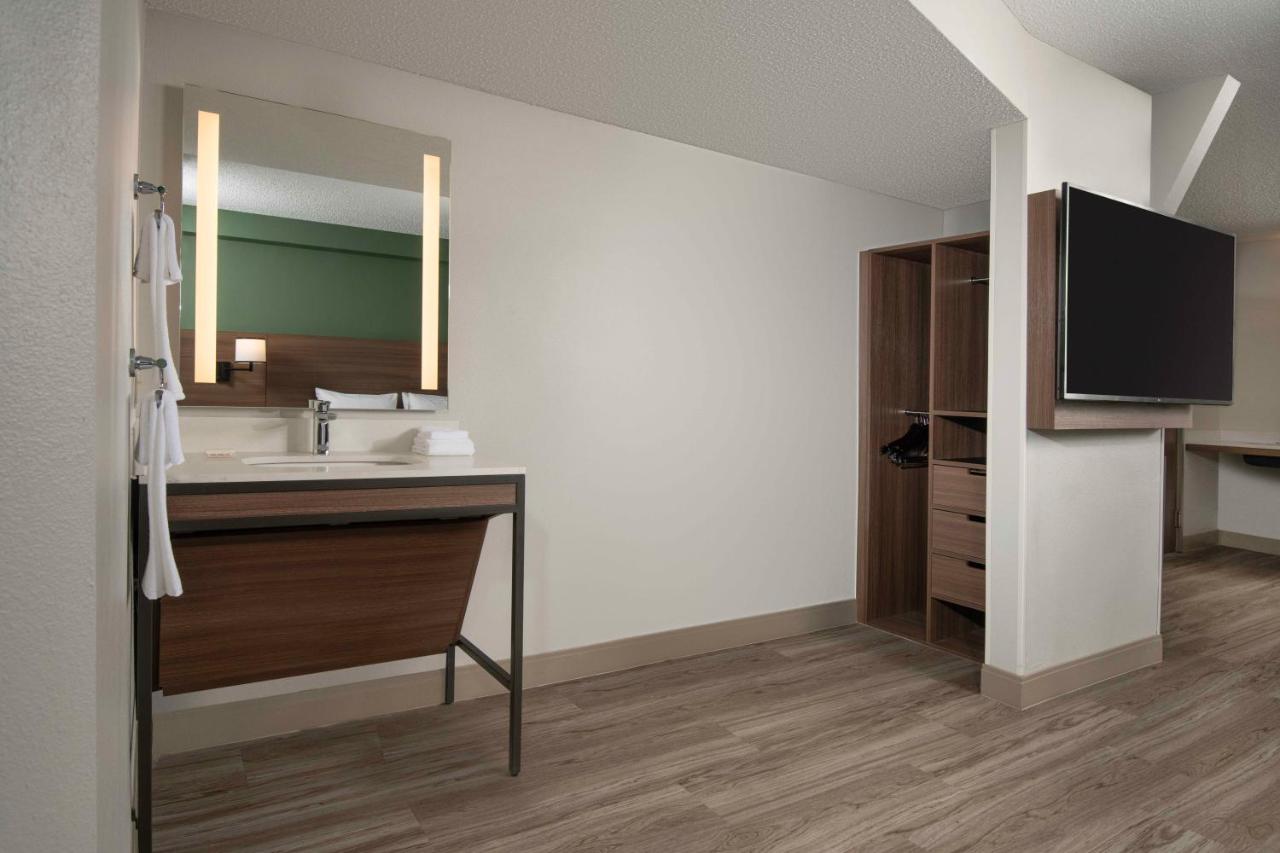 King Room - Disability Access at Hyatt Place Denver South/Park Meadows