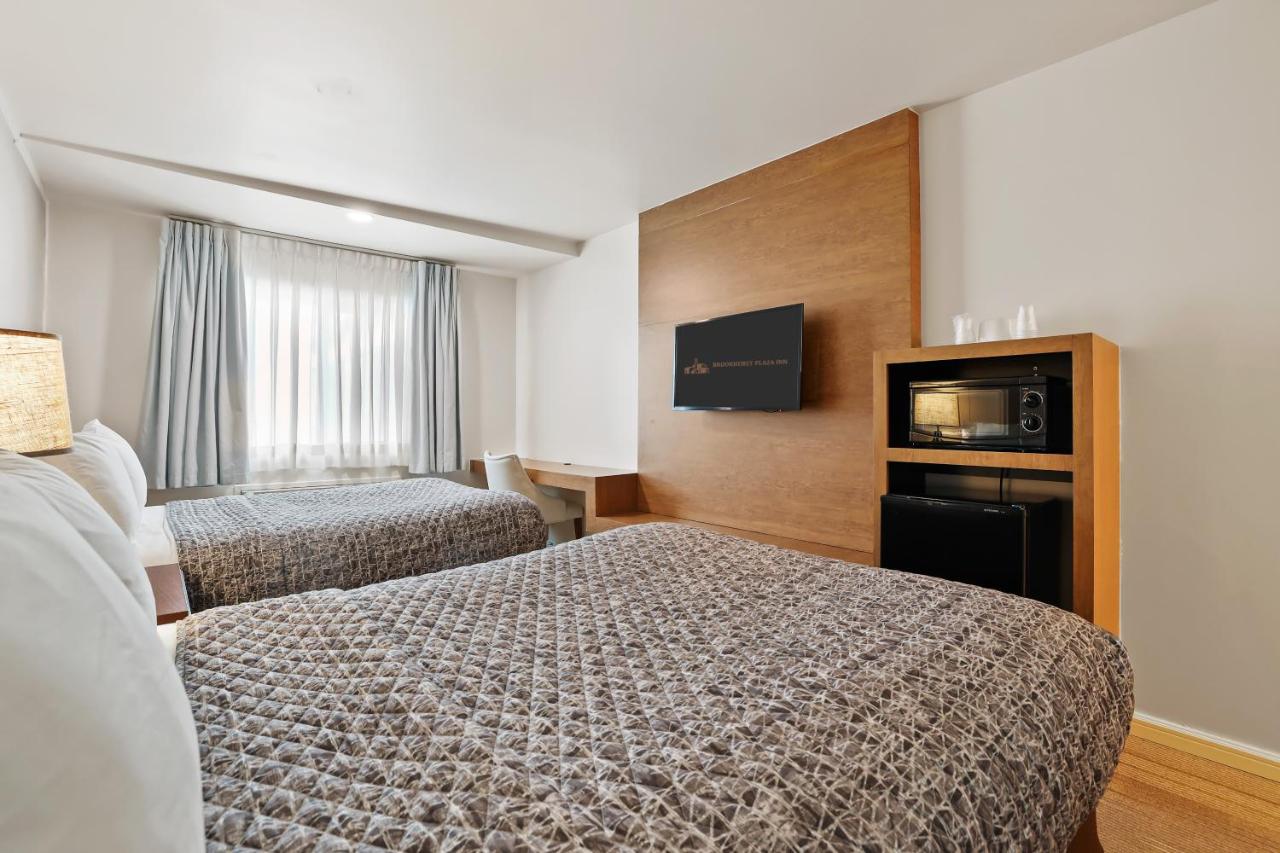 Double Room with Two Double Beds - Non-Smoking at Brookhurst Plaza Inn
