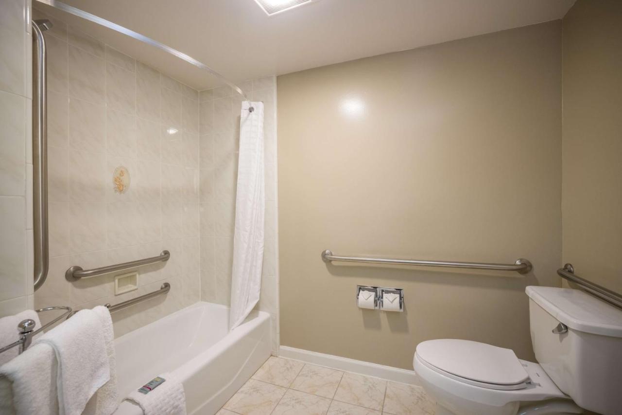 King Room with Bath Tub - Disability Access/Non-Smoking at Best Western Inn