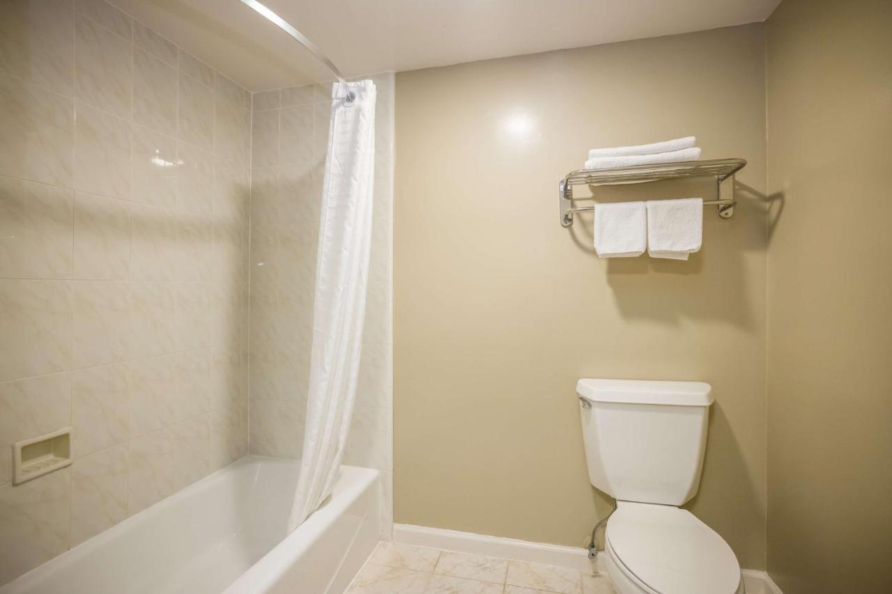 King Room - Non-Smoking at Best Western Inn