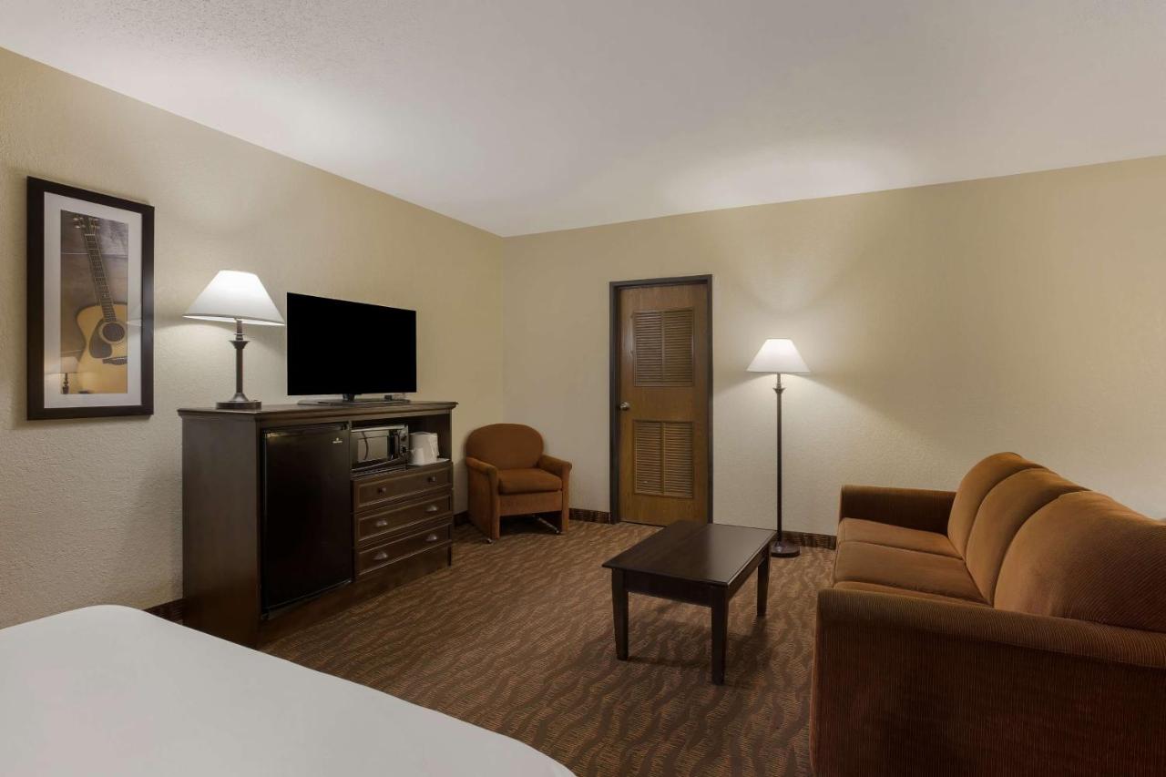 Queen Suite with Two Queen Beds - Non-Smoking at Best Western Music Capital Inn