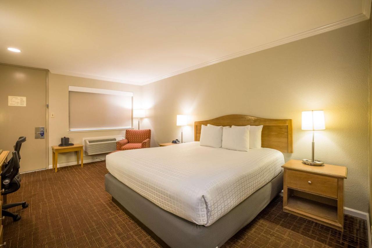 King Room - Non-Smoking at Best Western Inn