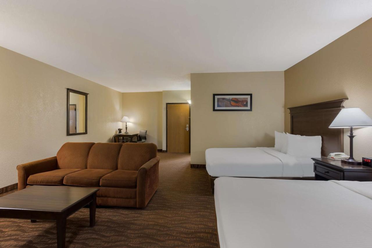 Queen Suite with Two Queen Beds - Non-Smoking at Best Western Music Capital Inn