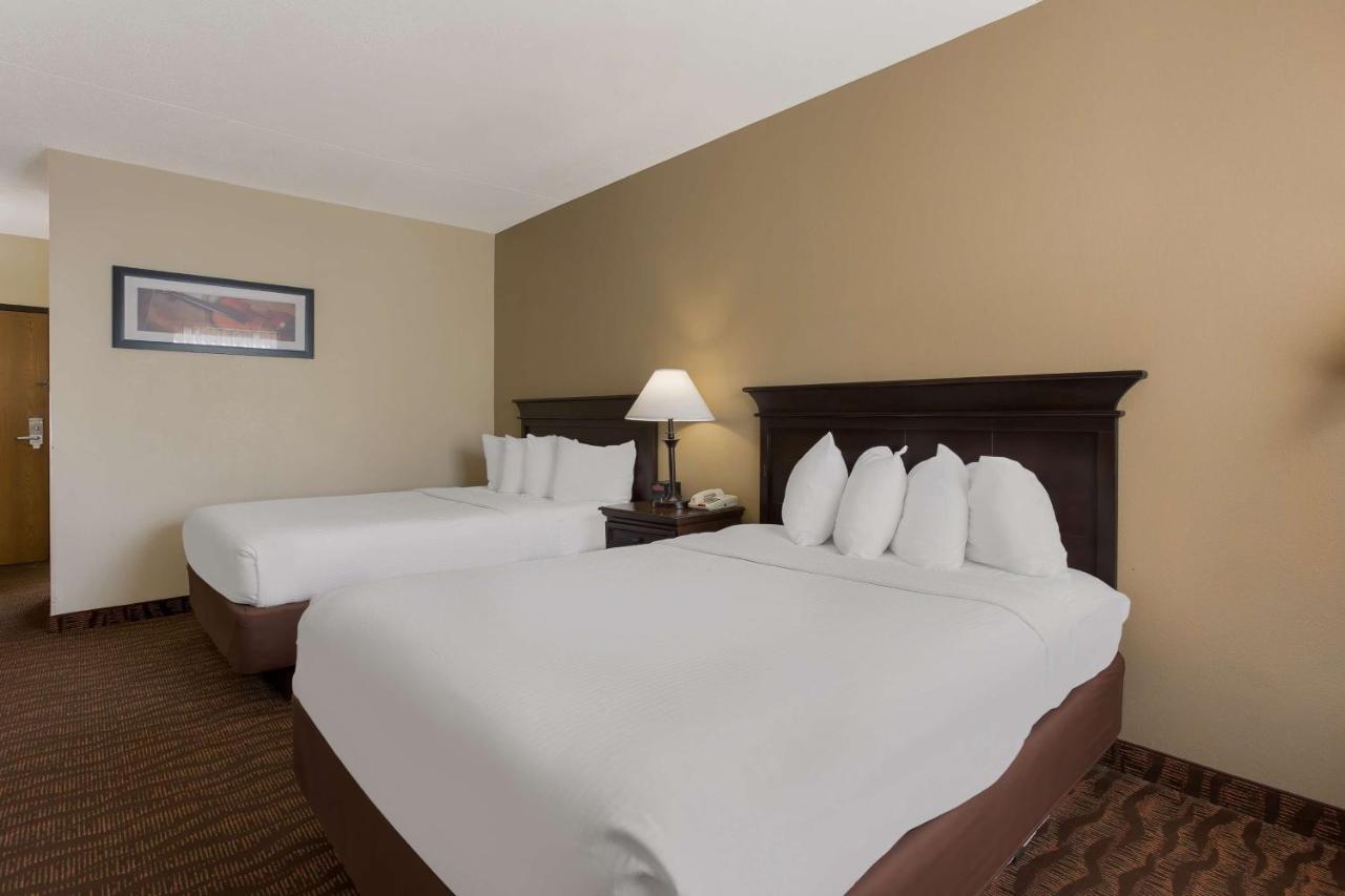 Queen Room with Two Queen Beds - Mobility Accessible/Non-Smoking at Best Western Music Capital Inn
