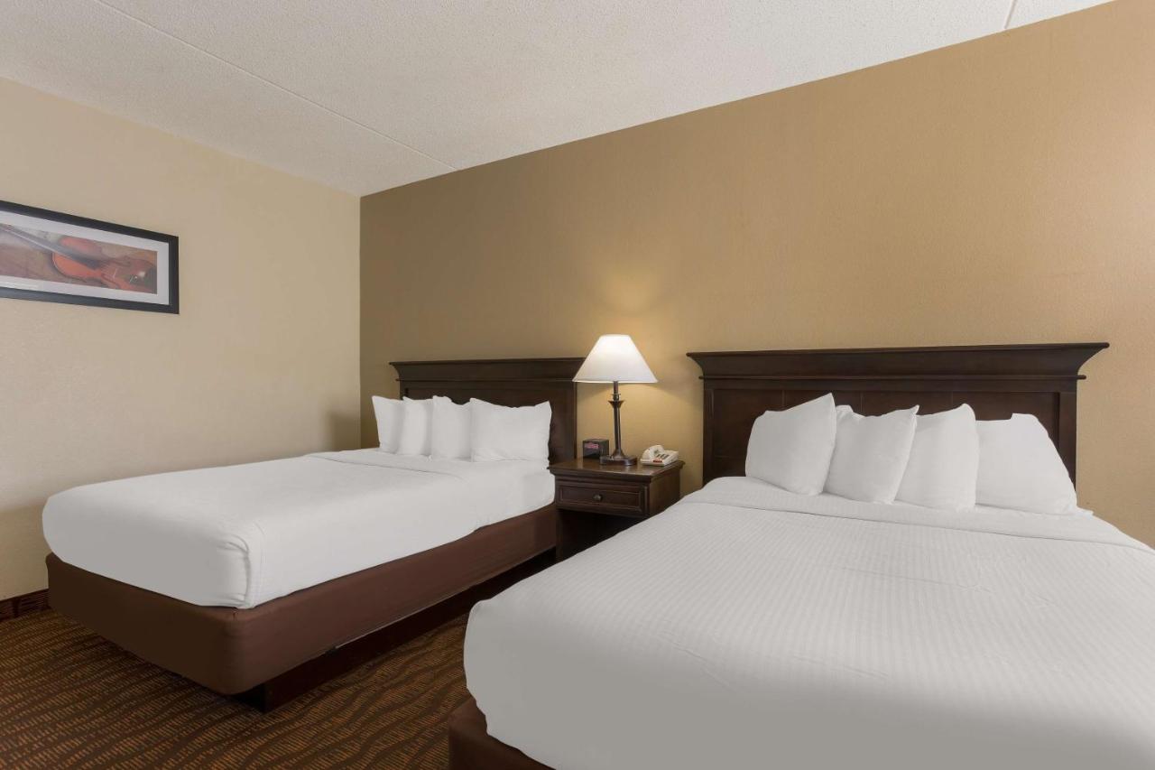 Queen Room with Two Queen Beds - Mobility Accessible/Non-Smoking at Best Western Music Capital Inn