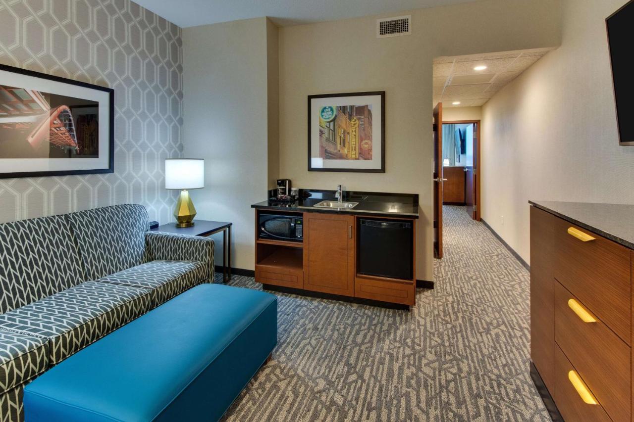 King Suite with Sofa Bed – River View at Drury Plaza Hotel Nashville Downtown