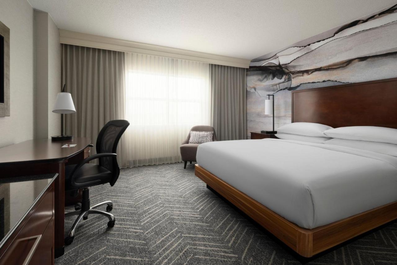 Concierge Level - One-Bedroom Suite at Minneapolis Marriott Northwest Hotel & Conference Center