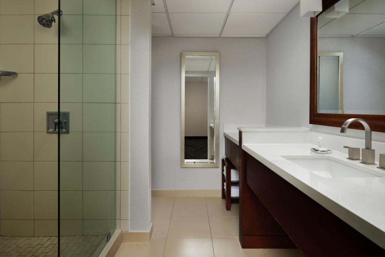 Presidential Suite at Minneapolis Marriott Northwest Hotel & Conference Center