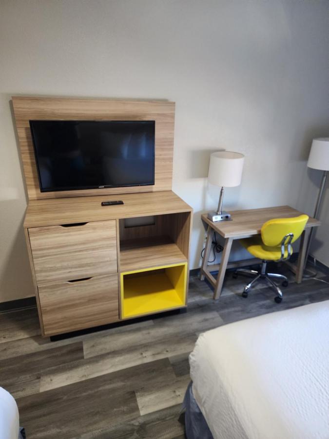 Suite One Bedroom with Three Queen Beds - Non-Smoking at Days Inn & Suites by Wyndham Tucson/Marana