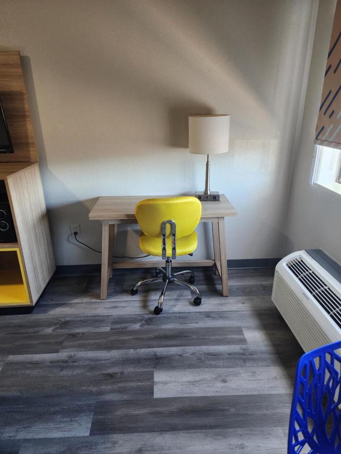 King Studio Suite - Non-Smoking at Days Inn & Suites by Wyndham Tucson/Marana