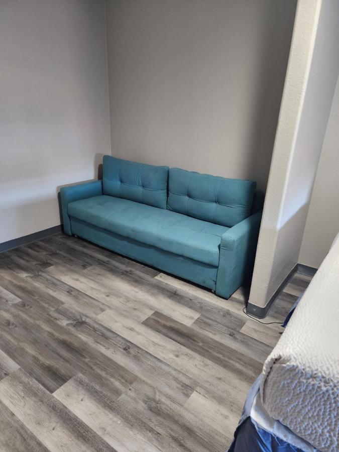 Queen Suite - Non-Smoking at Days Inn & Suites by Wyndham Tucson/Marana