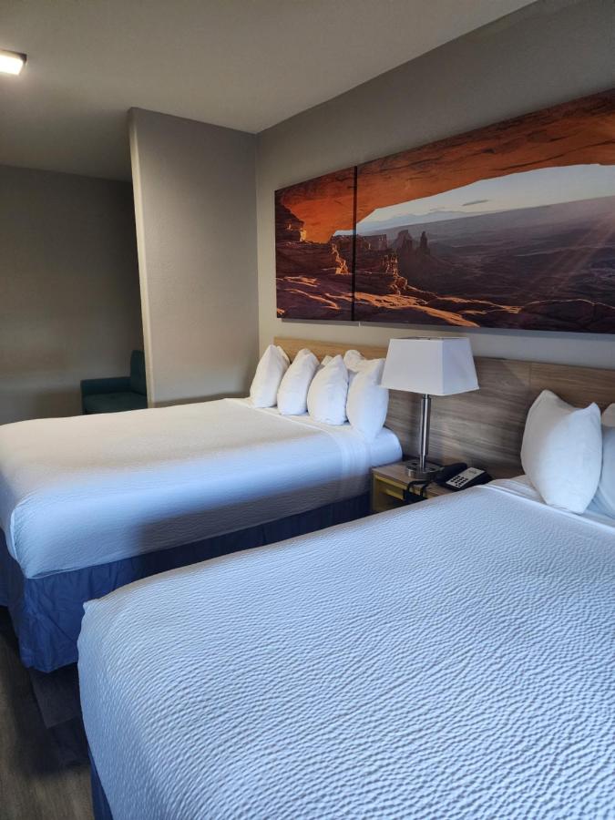 Queen Suite - Non-Smoking at Days Inn & Suites by Wyndham Tucson/Marana