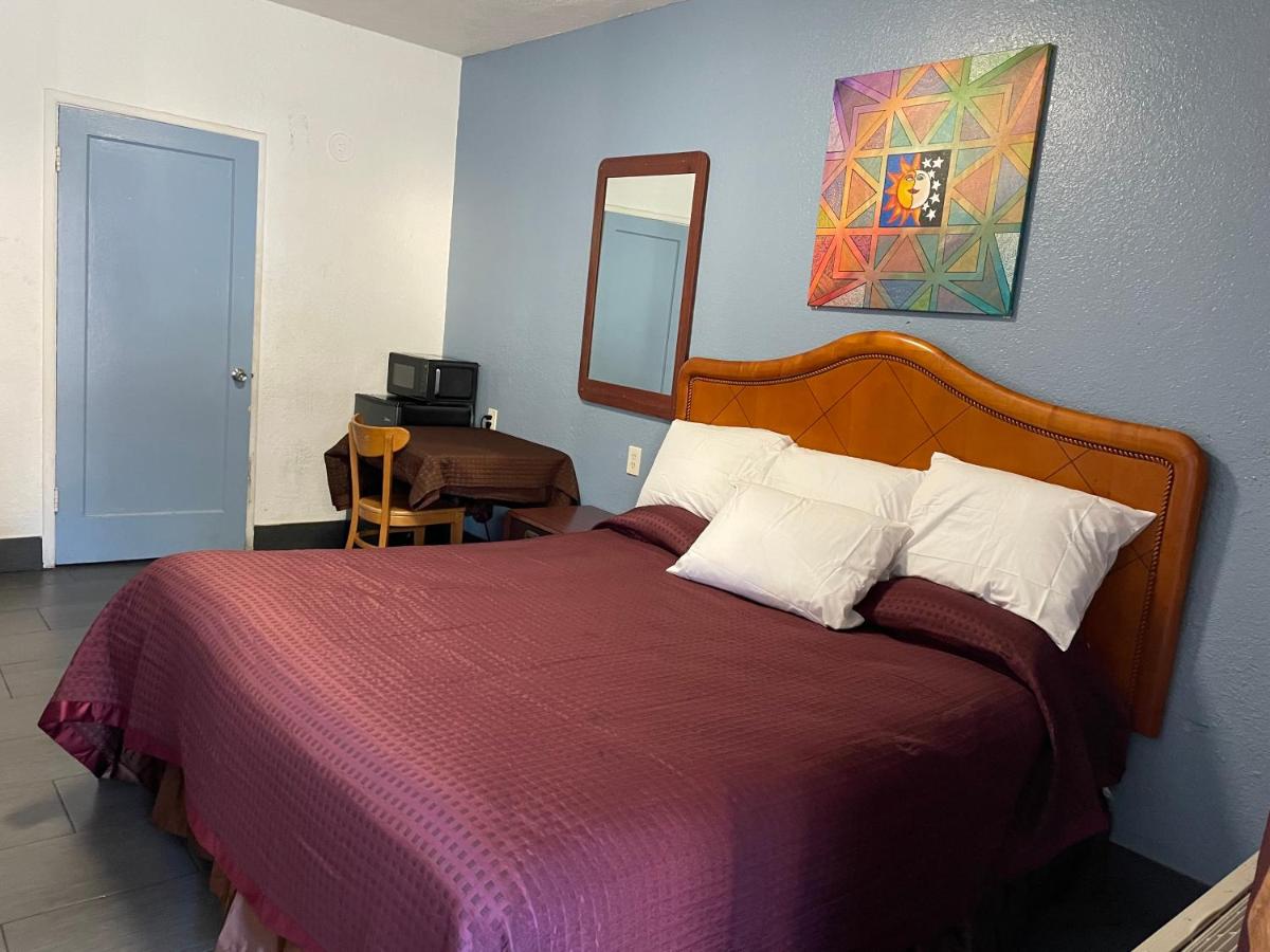 | Laurel Inn
