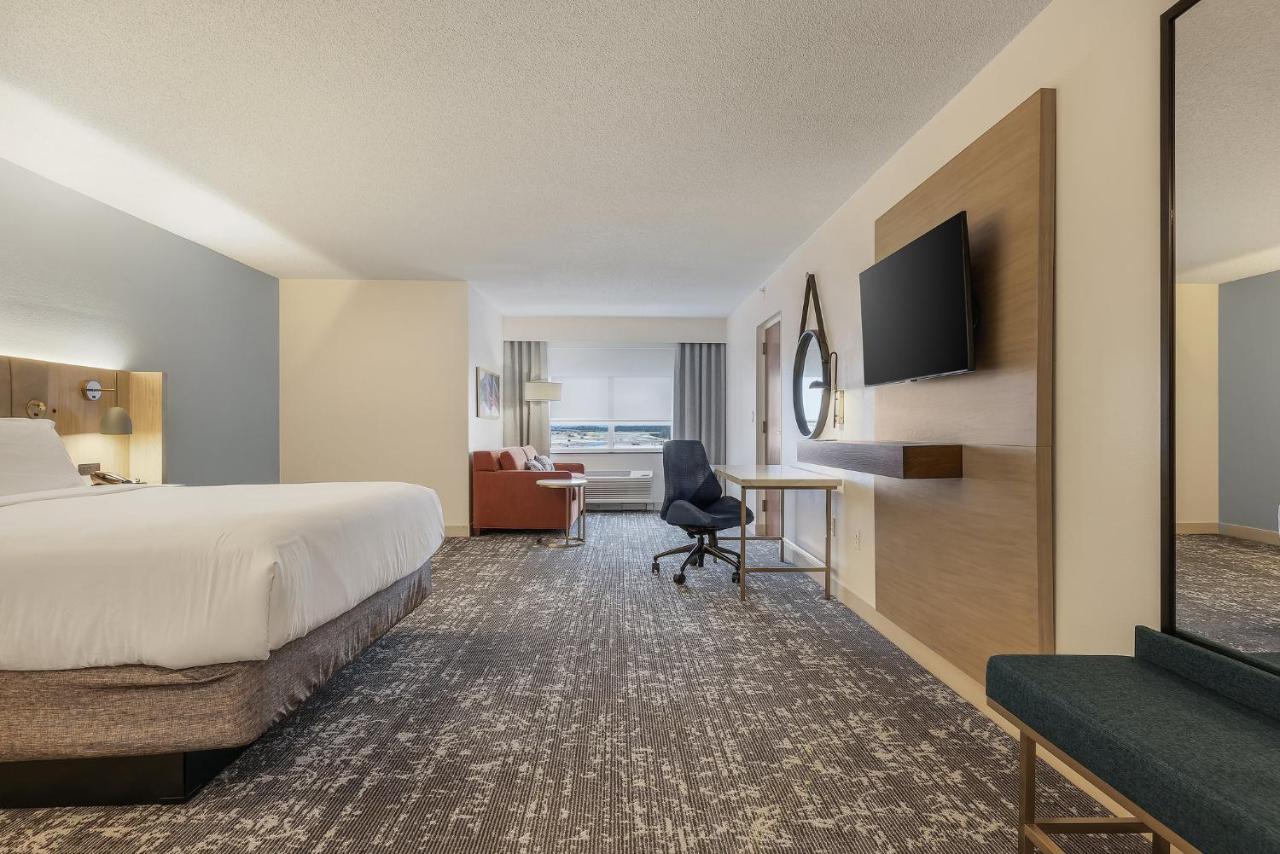 | Holiday Inn Fort Myers Airport-Town Center, an IHG Hotel
