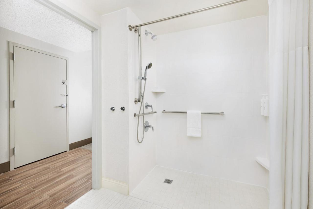 | Hampton Inn Long Island/Islandia