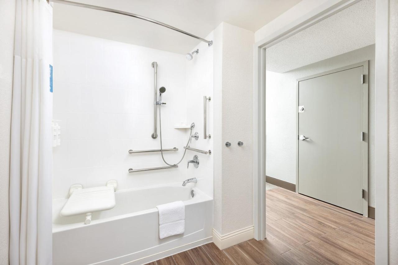 | Hampton Inn Long Island/Islandia
