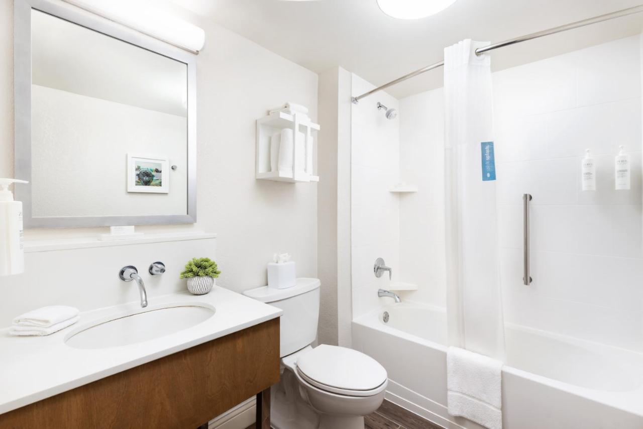 | Hampton Inn Long Island/Islandia