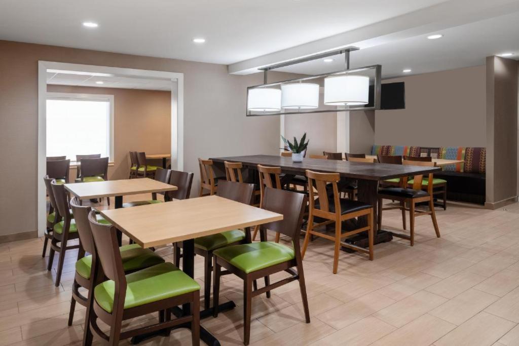 | Fairfield Inn Macon West