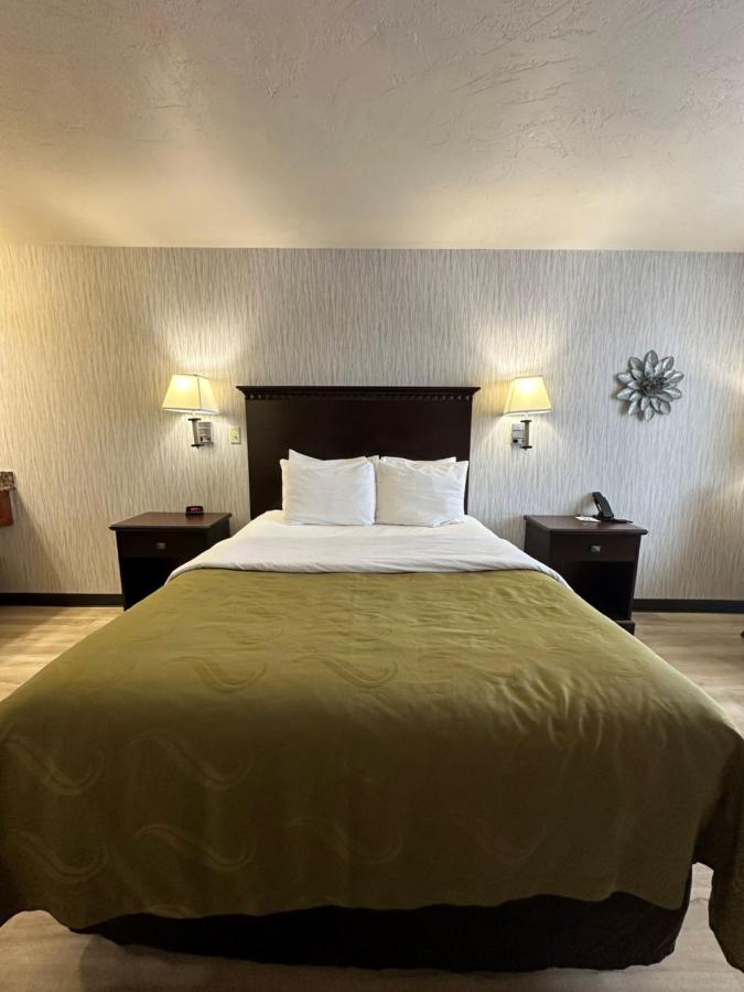 Queen Room - Non-Smoking at Wingate By Wyndham Gunnison Near Western Colorado University