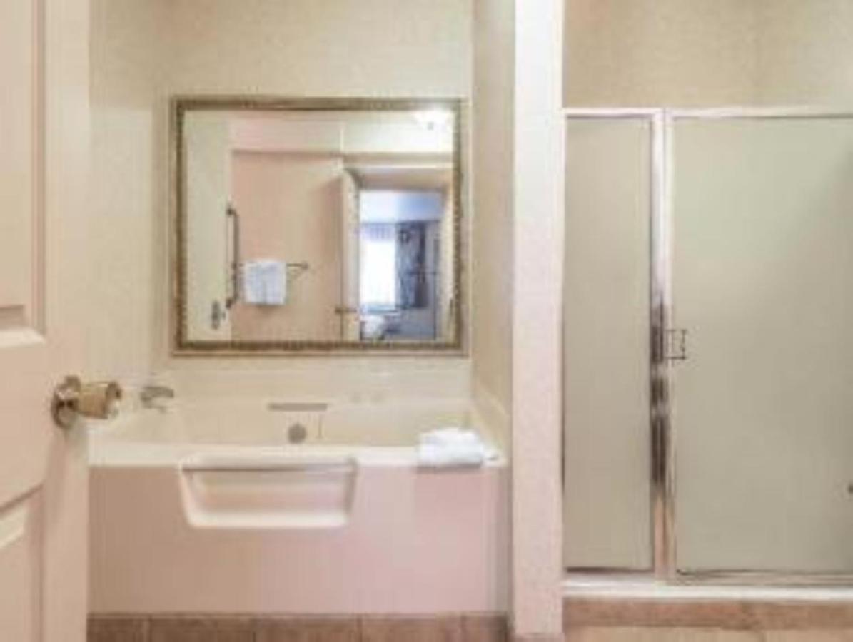 Queen Room - Non-Smoking at Wingate By Wyndham Gunnison Near Western Colorado University