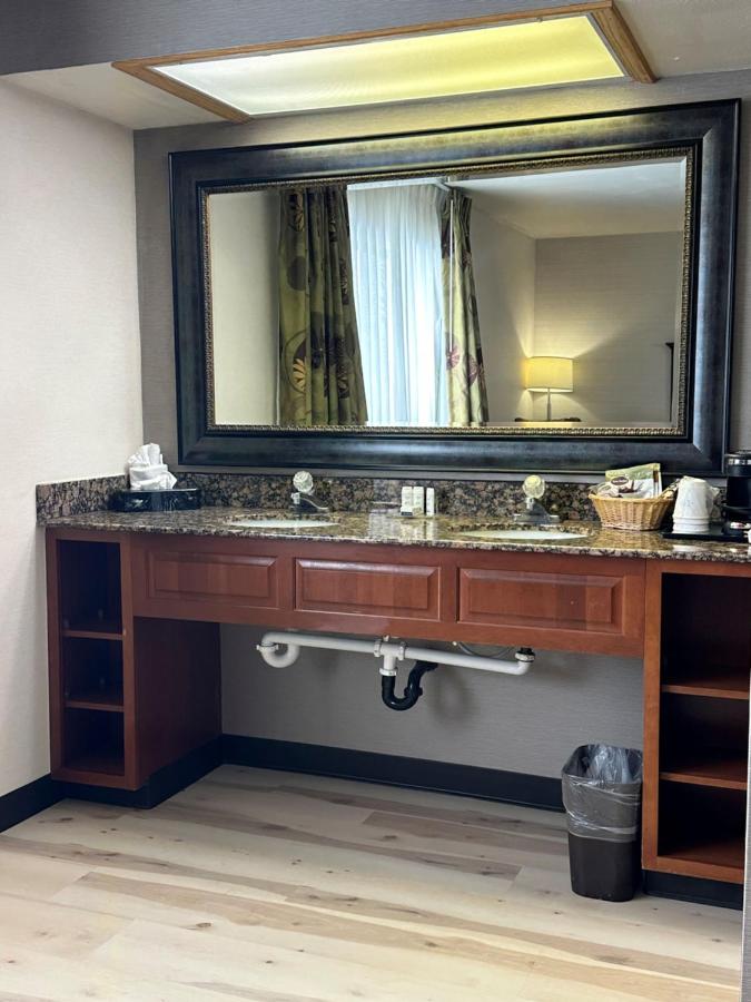 Deluxe Queen Room, Non-Smoking at Wingate By Wyndham Gunnison Near Western Colorado University
