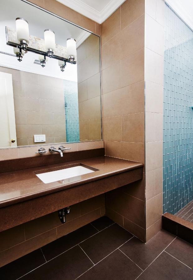 Penthouse One-Bedroom Apartment with King Bed at Radio City Apartments