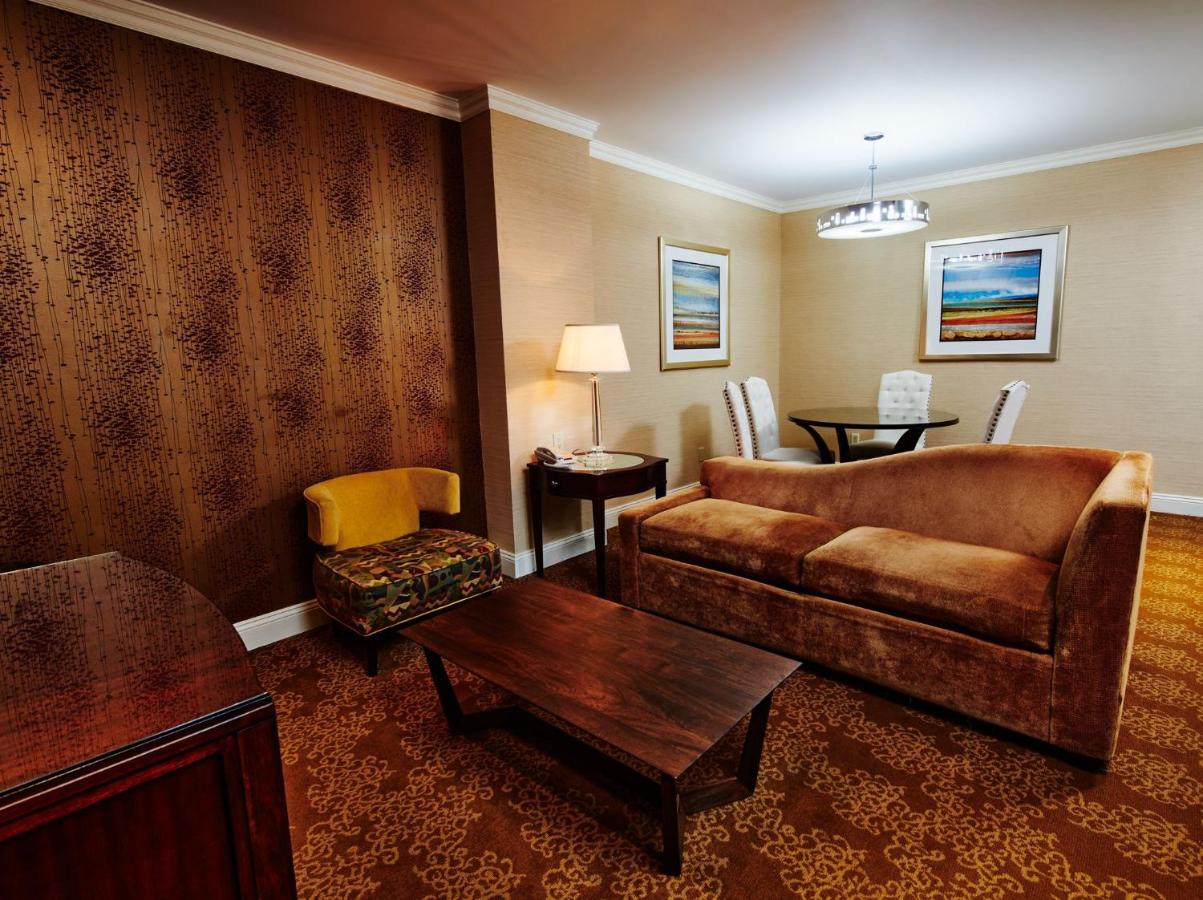 Penthouse One-Bedroom Apartment with King Bed at Radio City Apartments