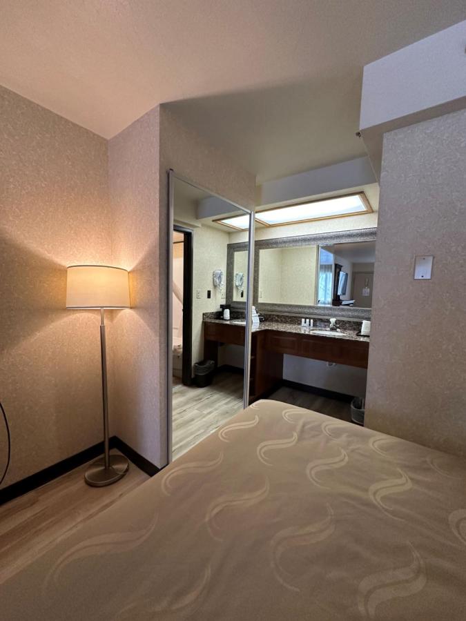 Queen Room with Two Queen Beds - Pet Friendly/Non-Smoking at Wingate By Wyndham Gunnison Near Western Colorado University