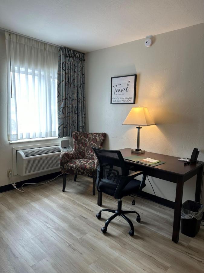 Queen Suite - Non-Smoking at Wingate By Wyndham Gunnison Near Western Colorado University