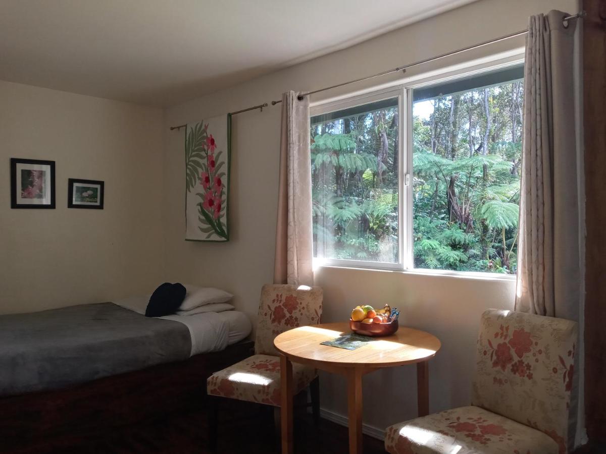 | Aloha Crater Lodge