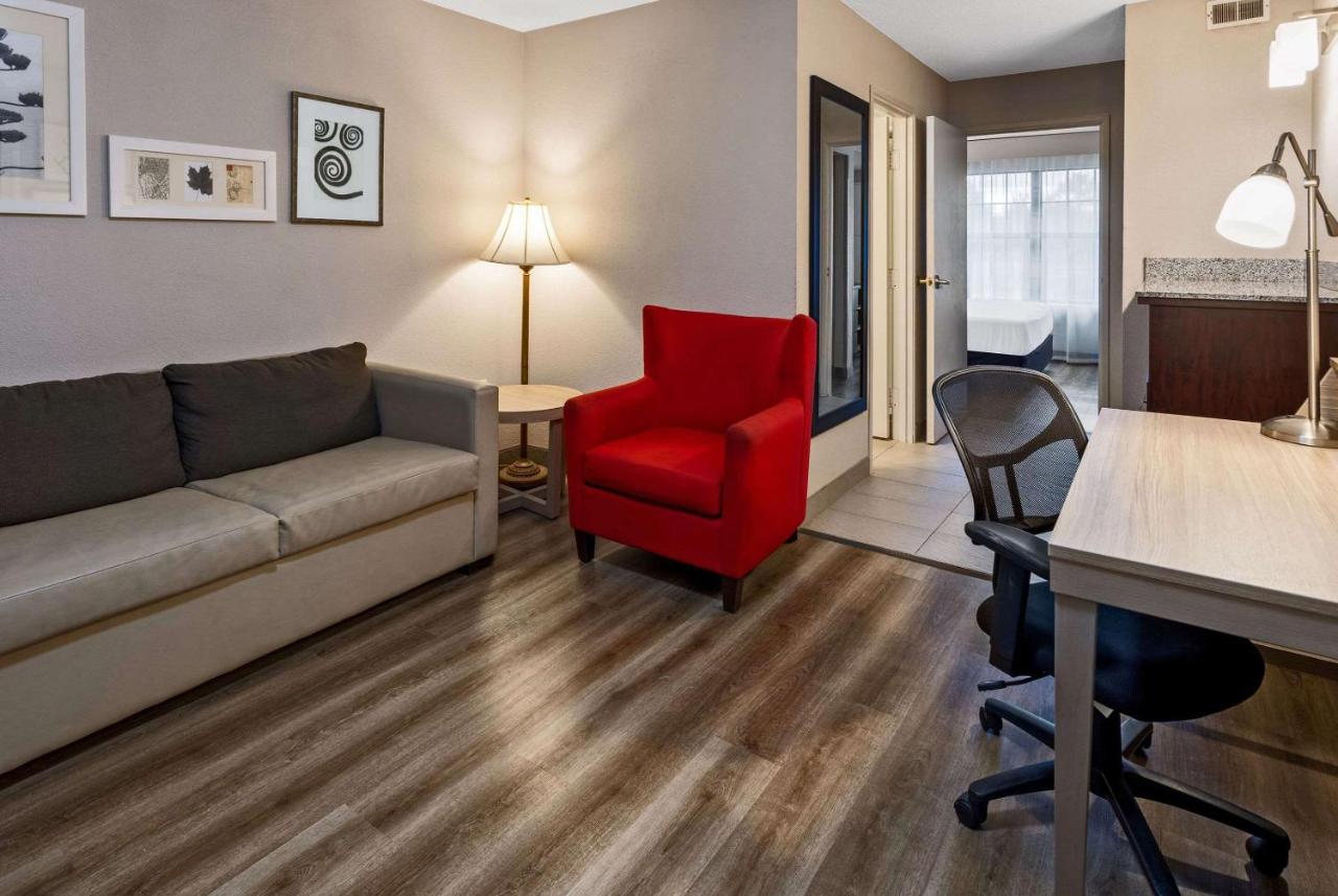 One-Bedroom King Suite - Non-Smoking at Country Inn & Suites by Radisson, Salisbury, MD