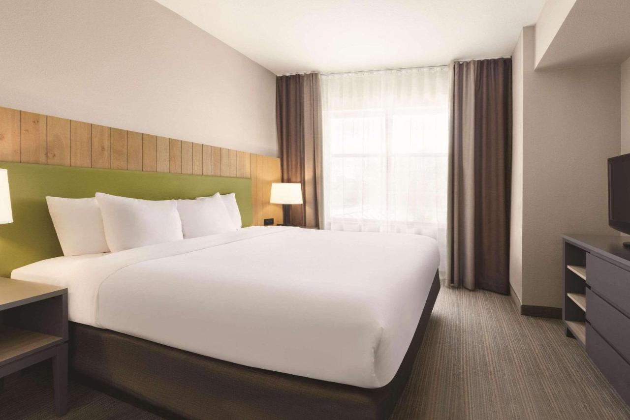 One-Bedroom King Suite - Disability Access/Non-Smoking at Country Inn & Suites by Radisson, Conyers, GA