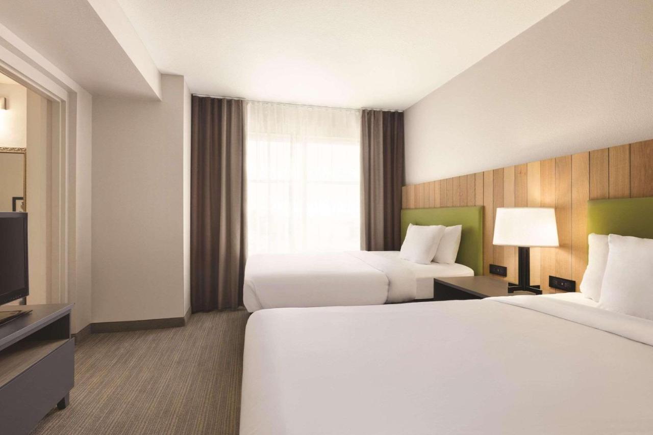 One-Bedroom Queen Suite - Non-Smoking at Country Inn & Suites by Radisson, Conyers, GA