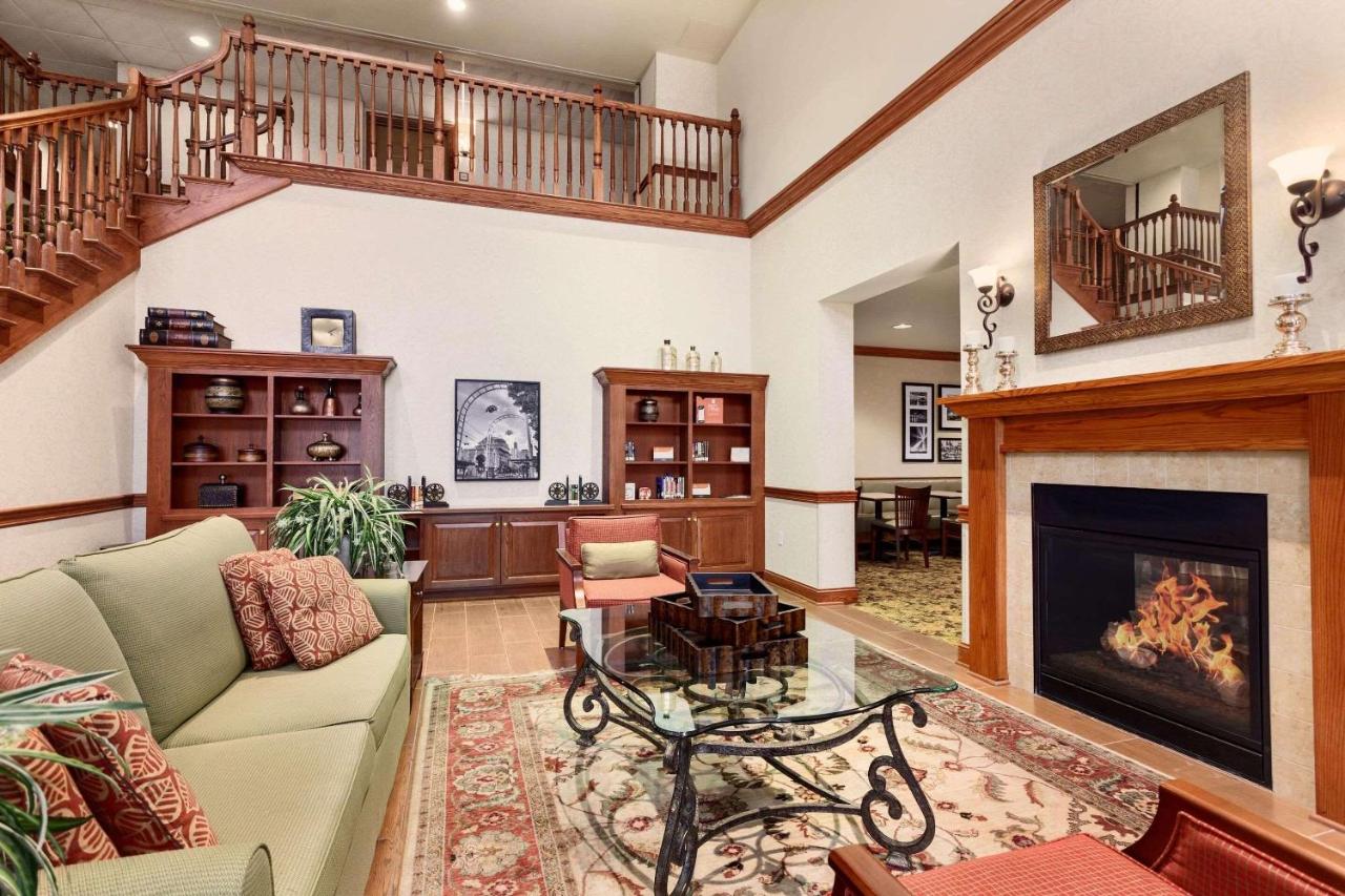  | Country Inn & Suites by Radisson, Buffalo South I-90, NY