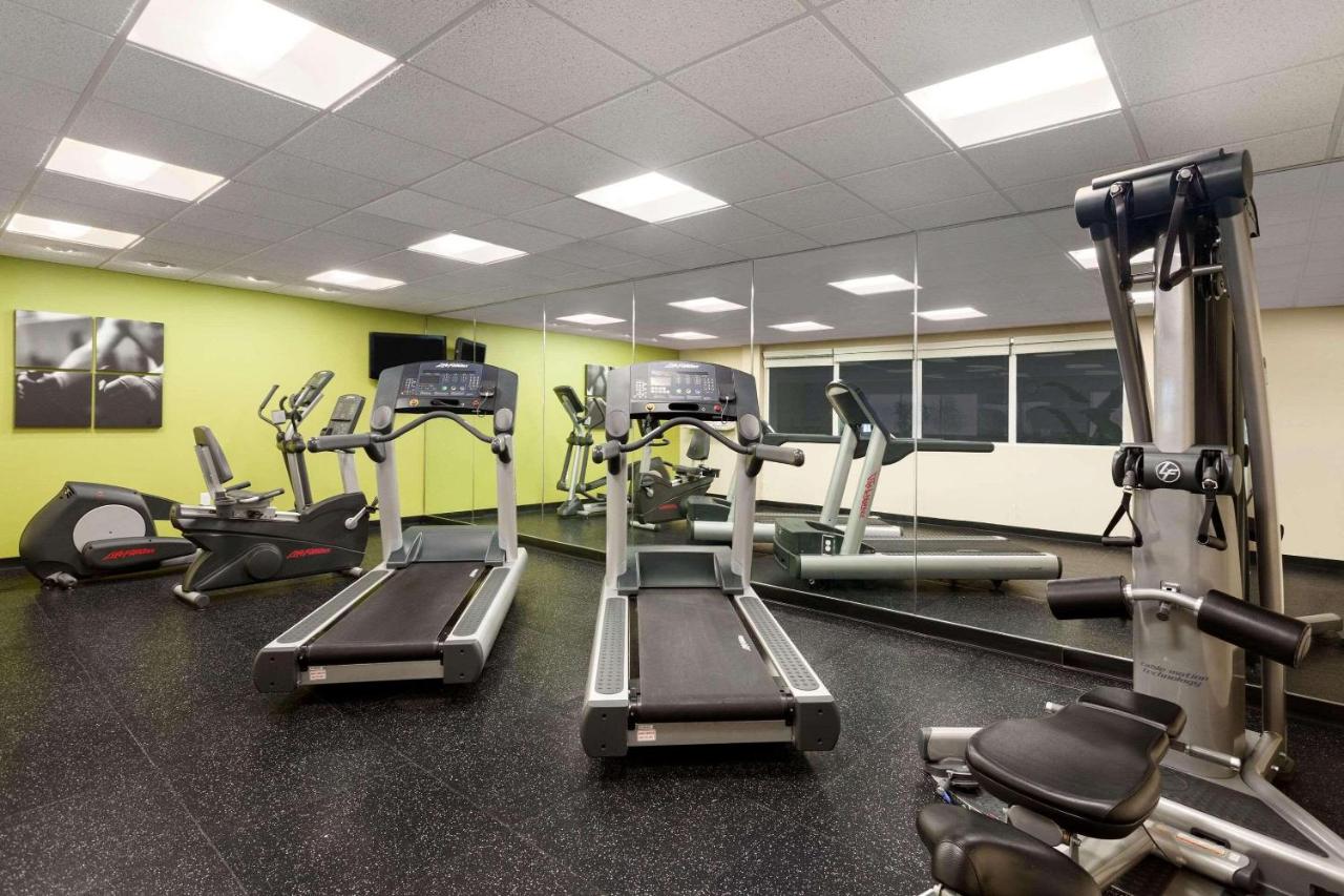  | Country Inn & Suites by Radisson, Buffalo South I-90, NY