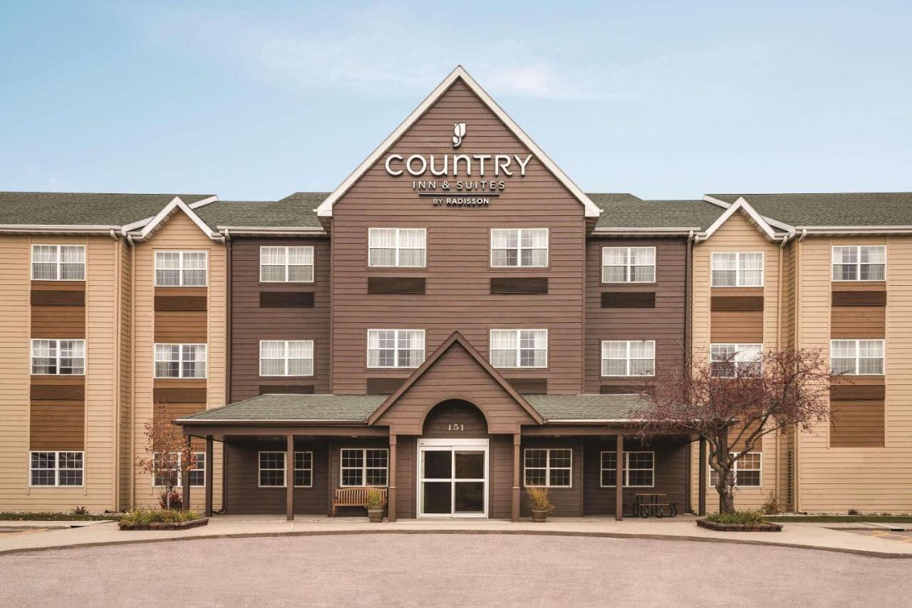 | Country Inn & Suites by Radisson, Dakota Dunes, SD