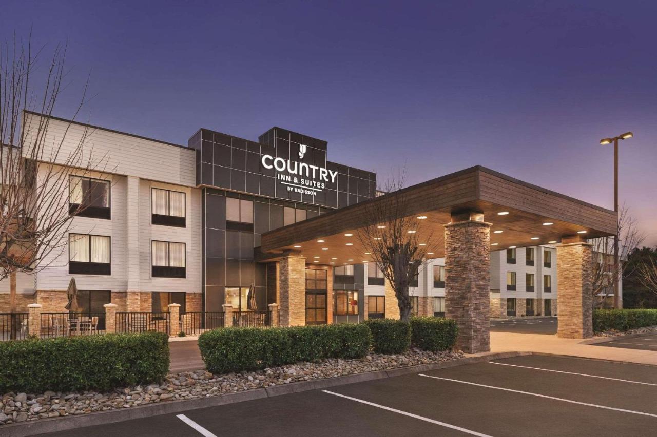 | Country Inn & Suites by Radisson, Sevierville Kodak, TN