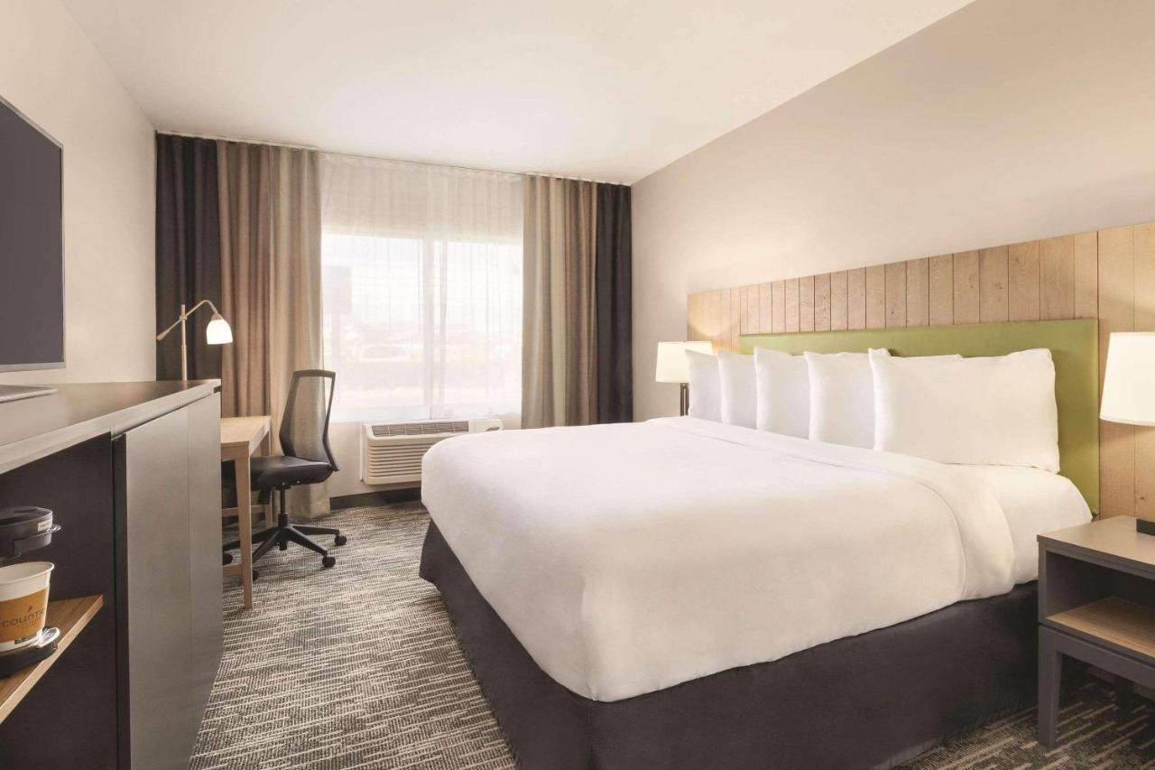 | Country Inn & Suites by Radisson, Sevierville Kodak, TN