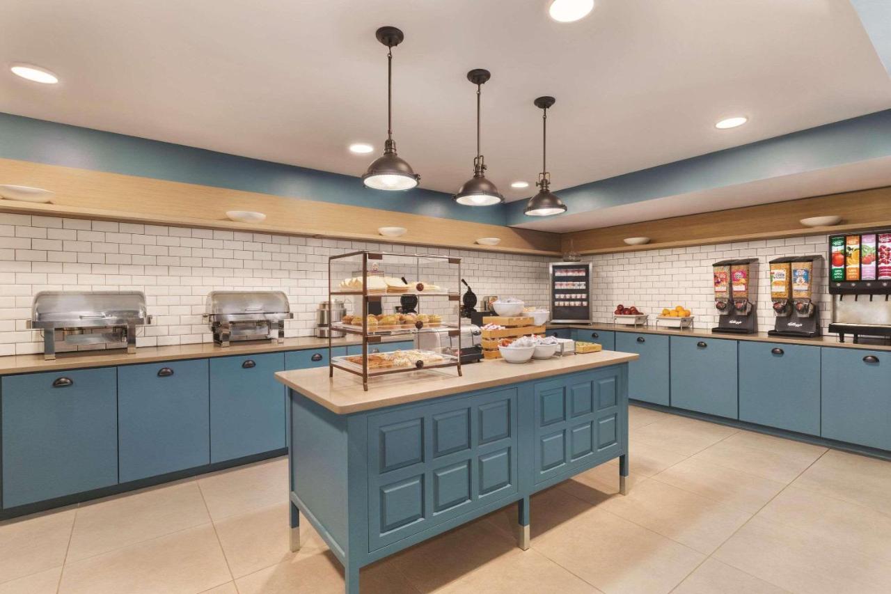 | Country Inn & Suites by Radisson, Sevierville Kodak, TN