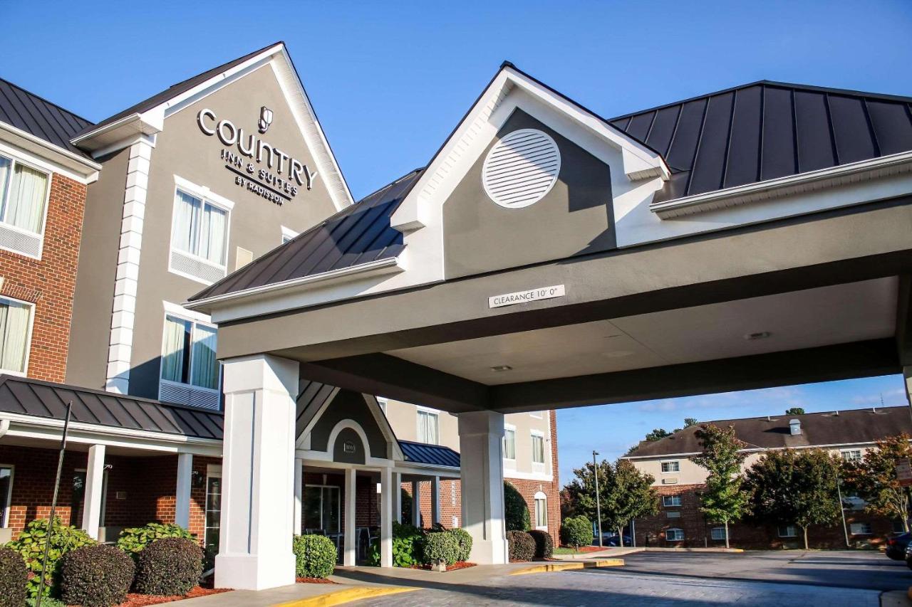 | Country Inn & Suites by Radisson, Richmond West at I-64, VA